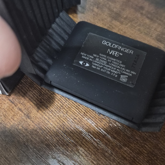 NARS Radiant Gold Eyeshadow Single New In Box - Picture 3 of 4